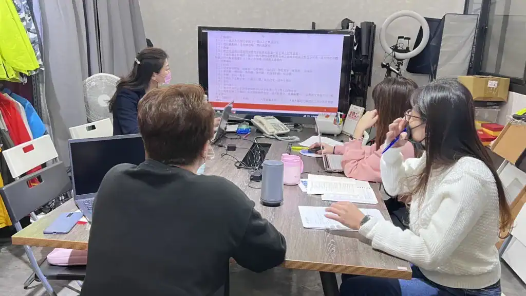 富羽勞資顧問檢查合約中 富羽勞資顧問檢查合約中